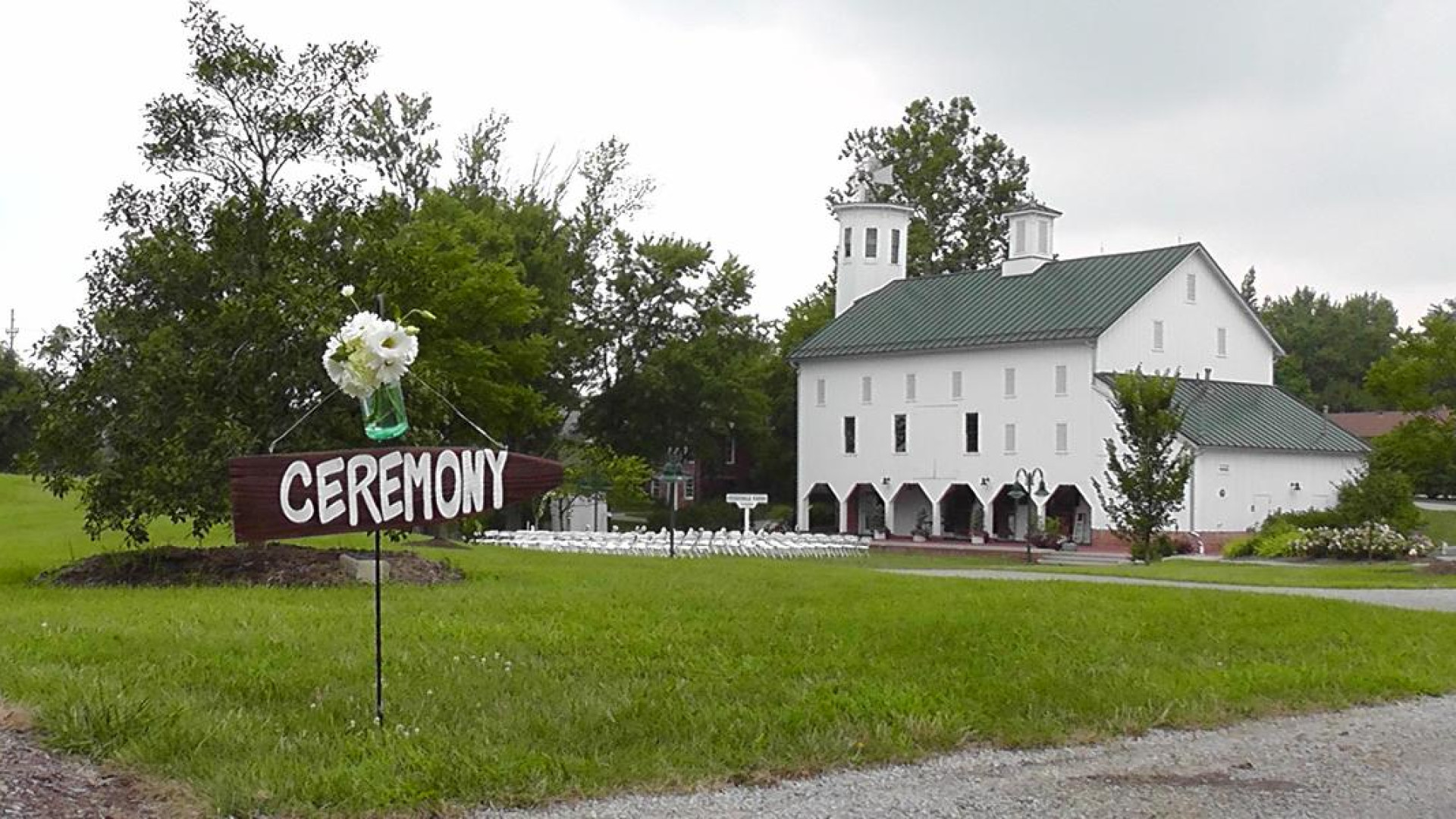 Everal Barn Botanica Columbus Wedding Florist